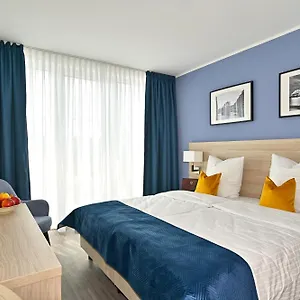 hotelhafenwedel.hamburg-hotels-de.com/